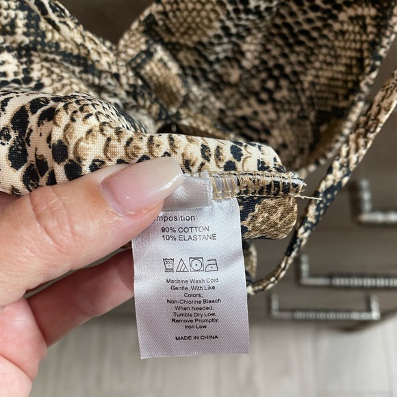 NWT Snakeskin crop top new Medium and large - Picture 7 of 7